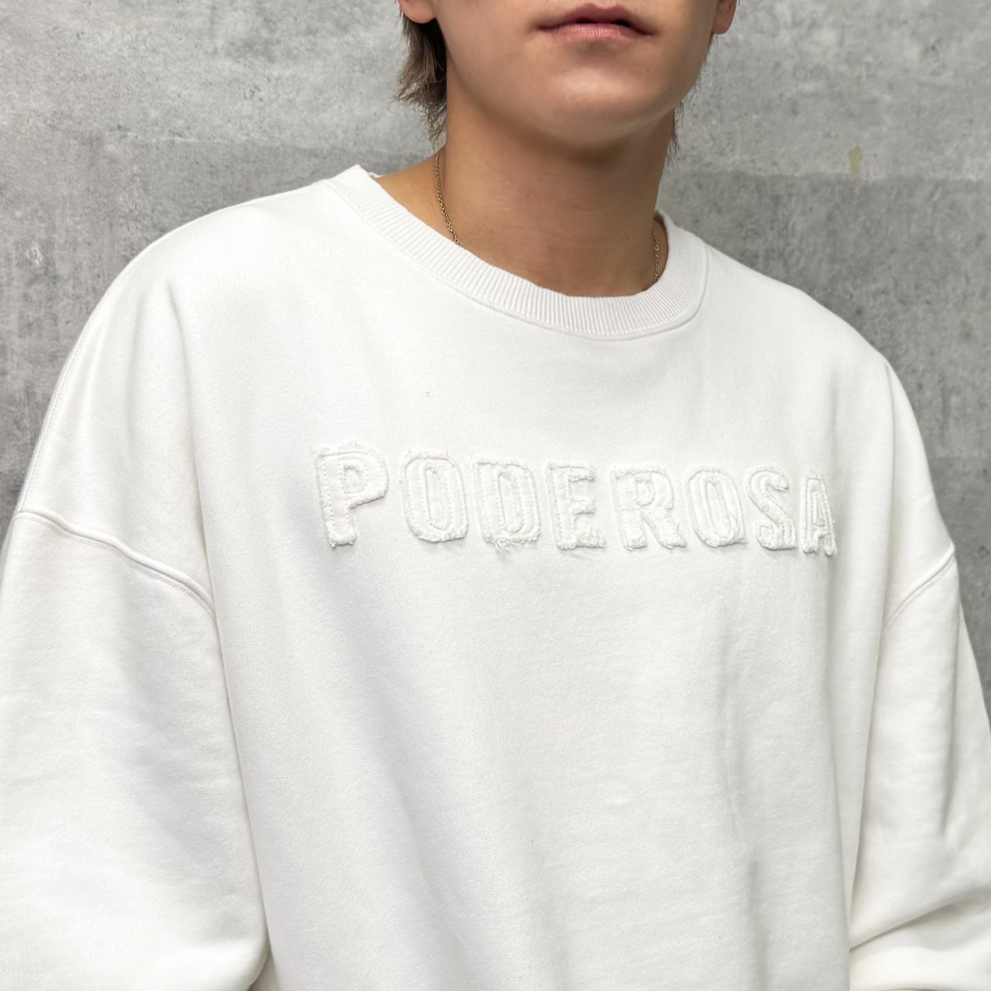 PODEROSA EMBROIDERED PATCH SWEAT SHIRT / WHITE